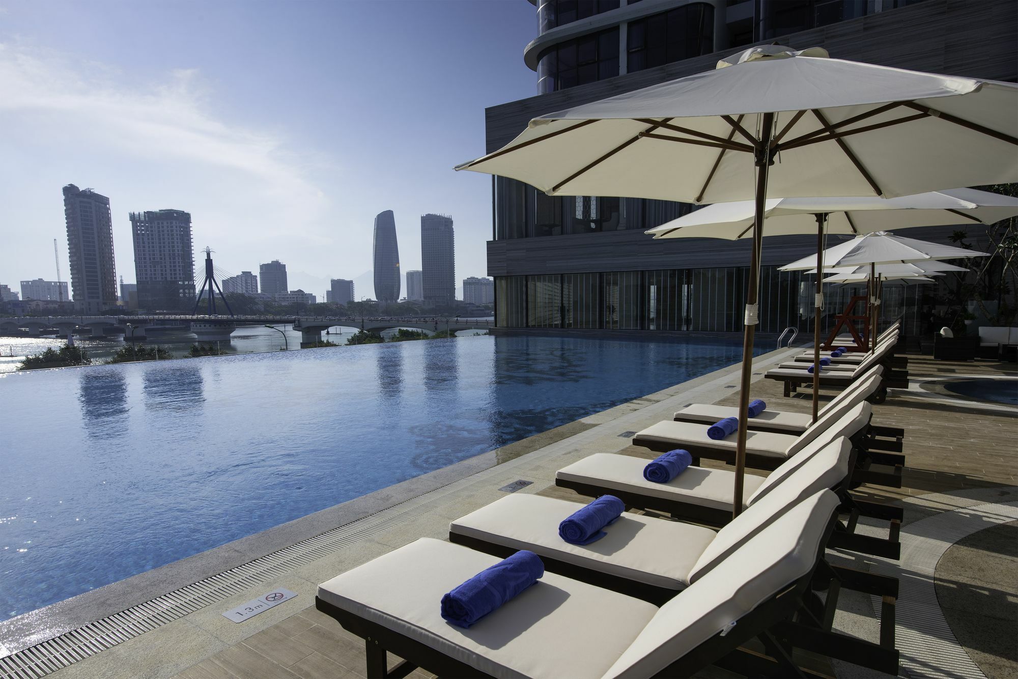 Meliá Vinpearl Danang Riverfront Exterior foto