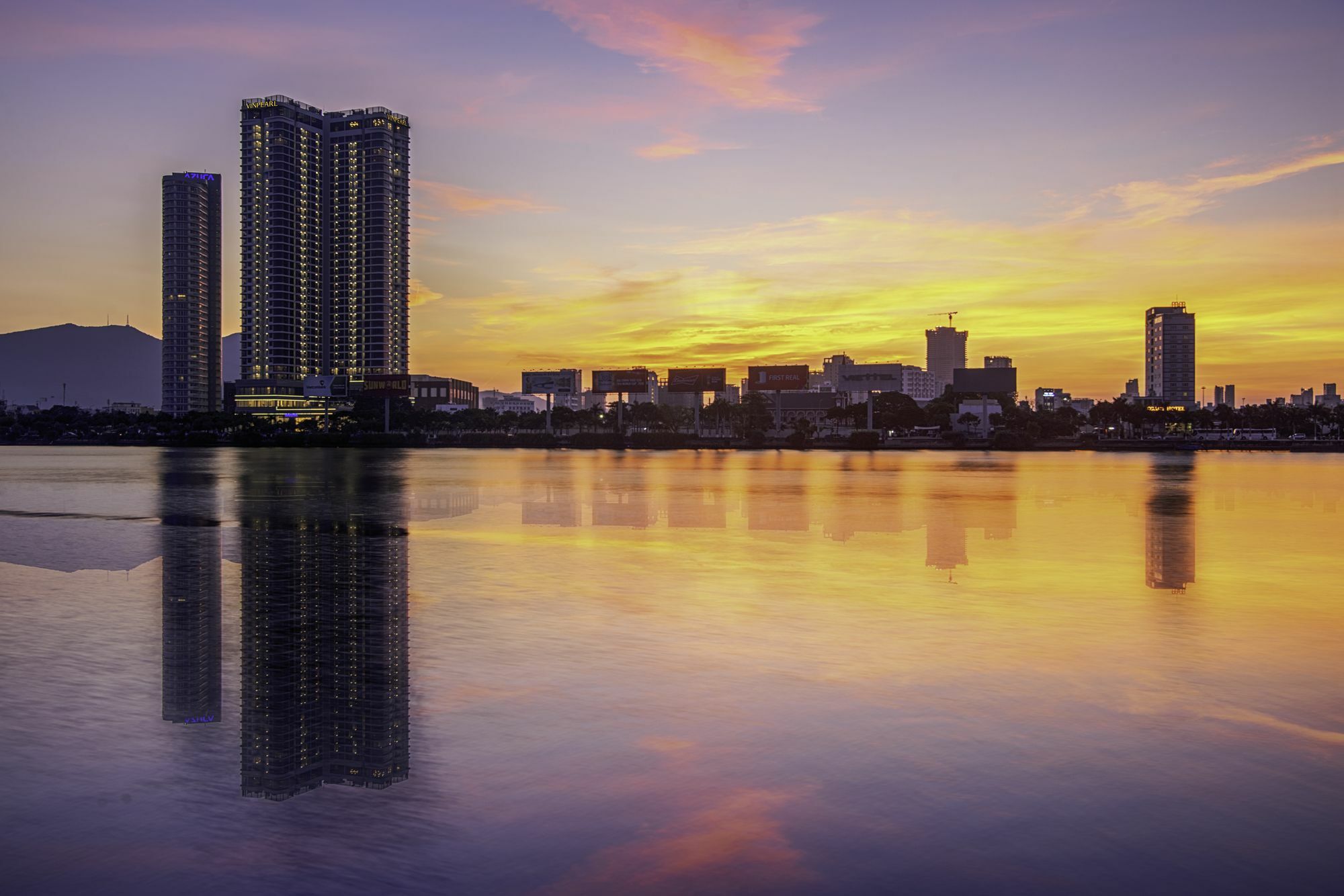 Meliá Vinpearl Danang Riverfront Exterior foto